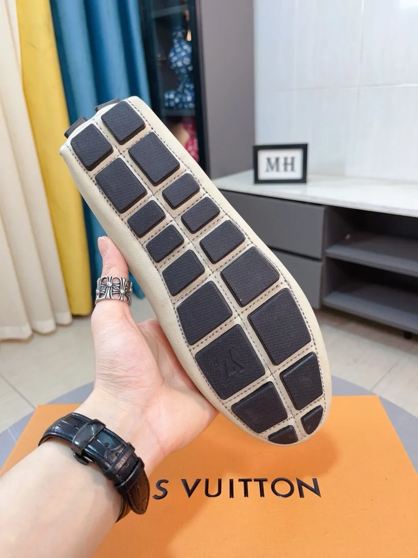 Men's men's shoes💰400🌹🌹[LV Louis Vuitton] New men's beanie shoes💝💝.. Top-grade imported cowhide embossed➕Comfortable leather lining. It is extremely skin-friendly and comfortable, feels very delicate, and the shape is very correct! Perfectly reflects the three-dimensional sense, code number: 38-44